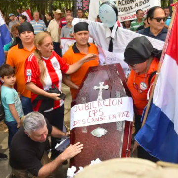 Protesta contra el proyecto de Ley de la Superintendencia de Jubilaciones y Pensiones