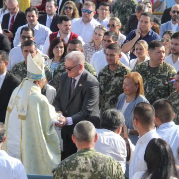 Caacupé 2023: Fiscal general participó de la misa central junto a autoridades nacionales