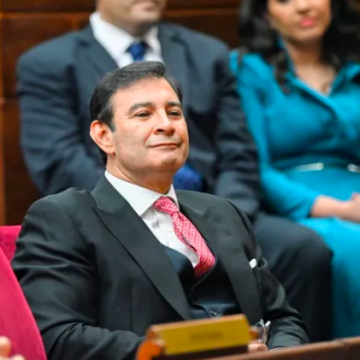 Fiscalía investigará a Silvio Ovelar por contrato de su hijo en el Congreso