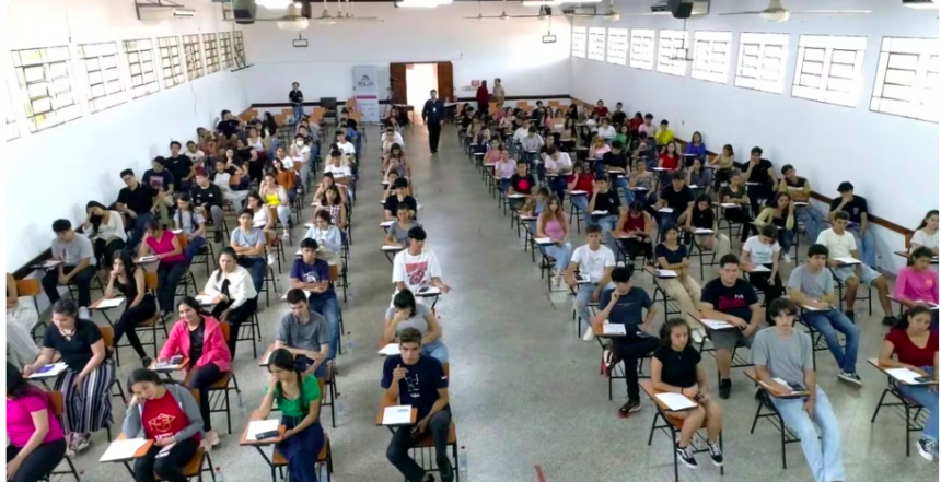 Más de 4.600 jóvenes superaron exámenes para las Becas del Gobierno