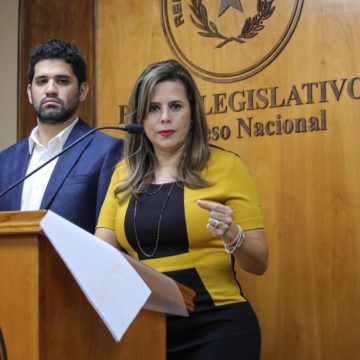 Kattya González presentó acción de inconstitucionalidad ante la Corte Suprema