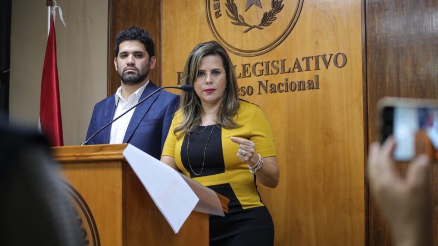 Kattya González presentó acción de inconstitucionalidad ante la Corte Suprema