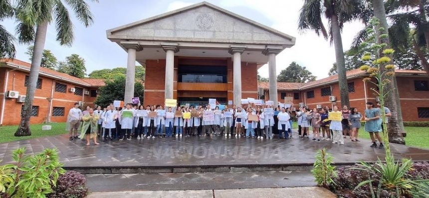 Paro de actividades en la UNA se extiende hasta el próximo martes