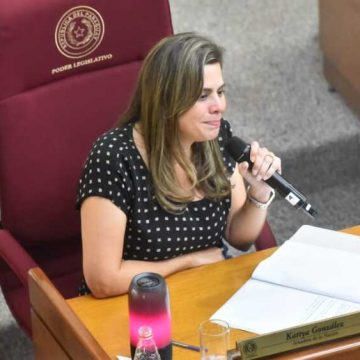 Corte rechaza medida cautelar de Kattya González