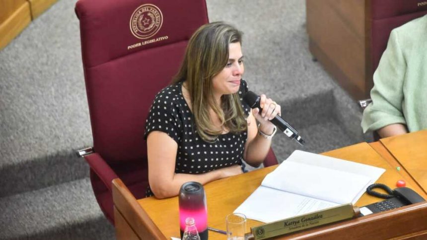 Corte rechaza medida cautelar de Kattya González