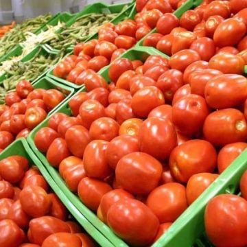 El tomate comienza a bajar de precio