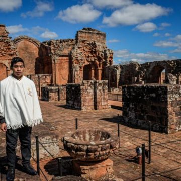 Jóvenes indígenas se afianzan como promotores turísticos en Reducciones Jesuíticas